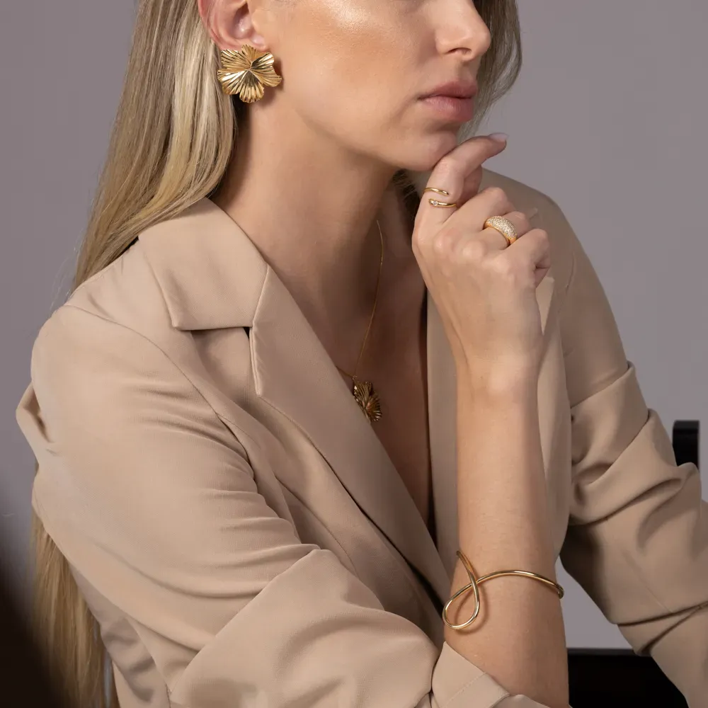 BRACELETE ORGÂNICO TORCIDO BANHO OURO 18K