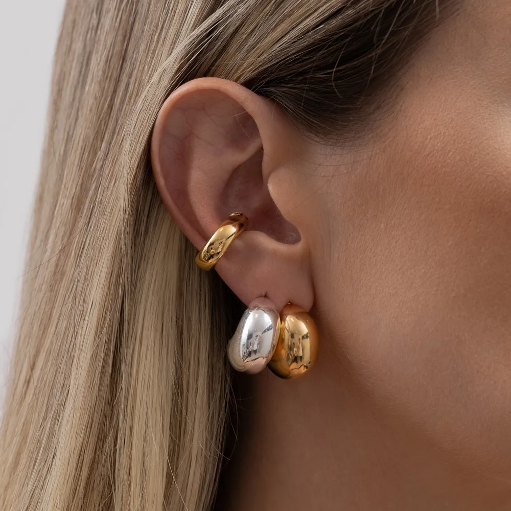BRINCO MEIA LUA LISO ABAULADO BANHO OURO 18K