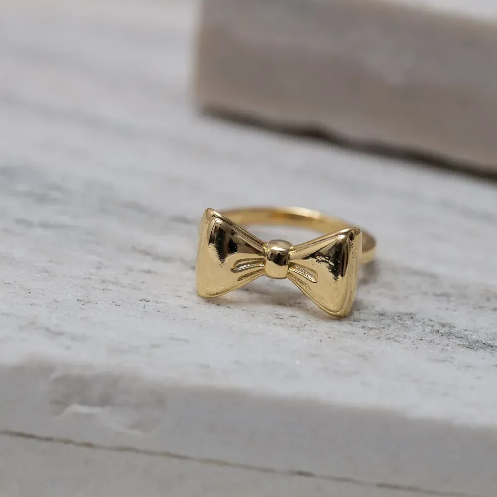 ANEL LAÇO LISO GRANDE BANHO OURO 18K