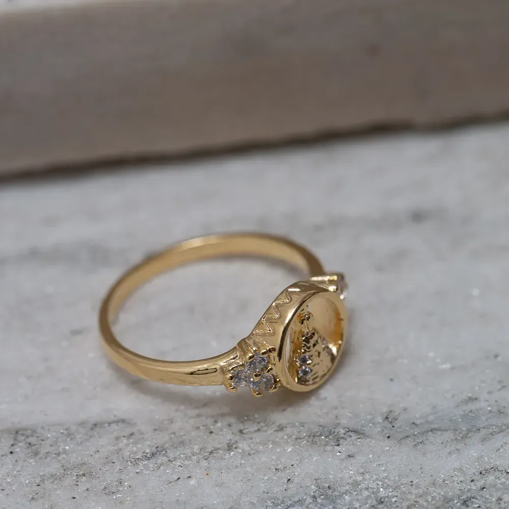 ANEL NOSSA SENHORA COM ZIRCÔNIAS BANHO OURO 18K