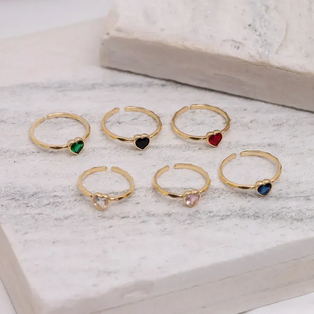 ANEL REGULÁVEL CORAÇÃO COM PEDRA VERDE ESMERALDA BANHO OURO 18K