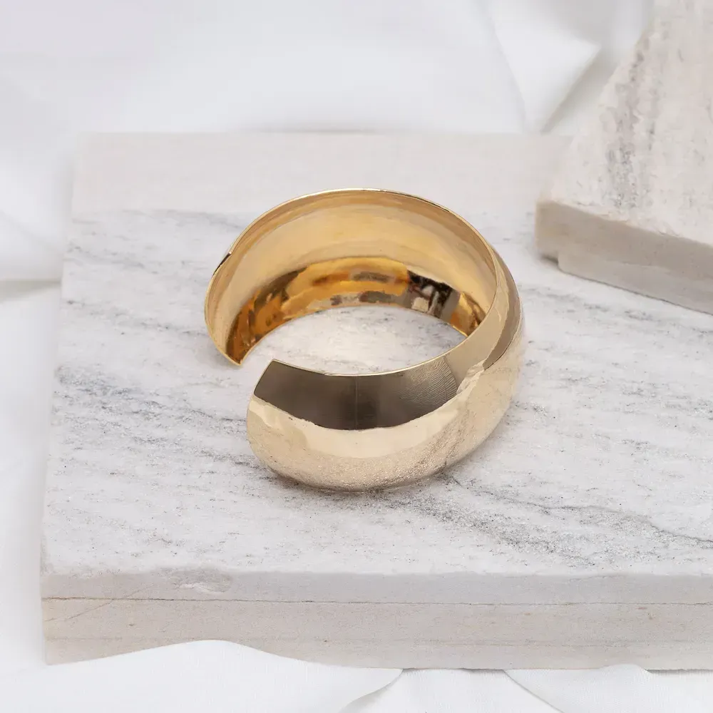BRACELETE LARGO ABAULADO LISO BANHO OURO 18K