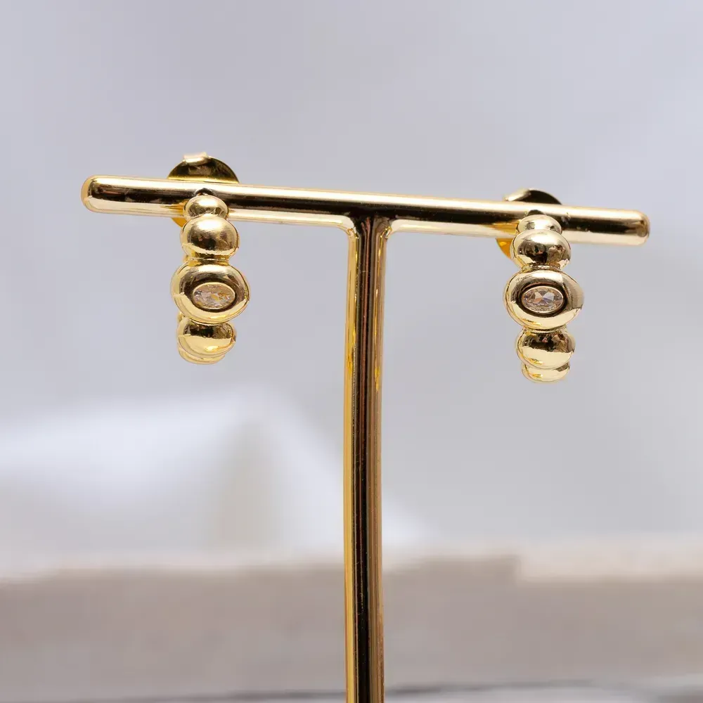 BRINCO ARGOLA BOLINHAS COM ZIRCÔNIA BANHO OURO 18K