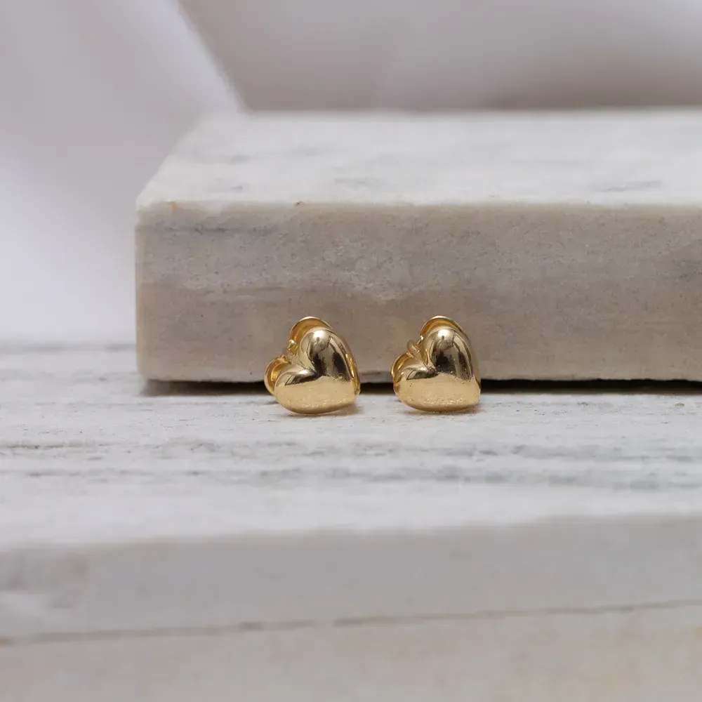 BRINCO ARGOLINHA CORAÇÃO BANHO OURO 18K