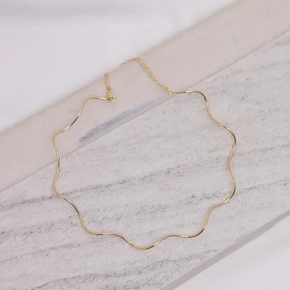 COLAR ARO ONDULADO FINO BANHO OURO 18K