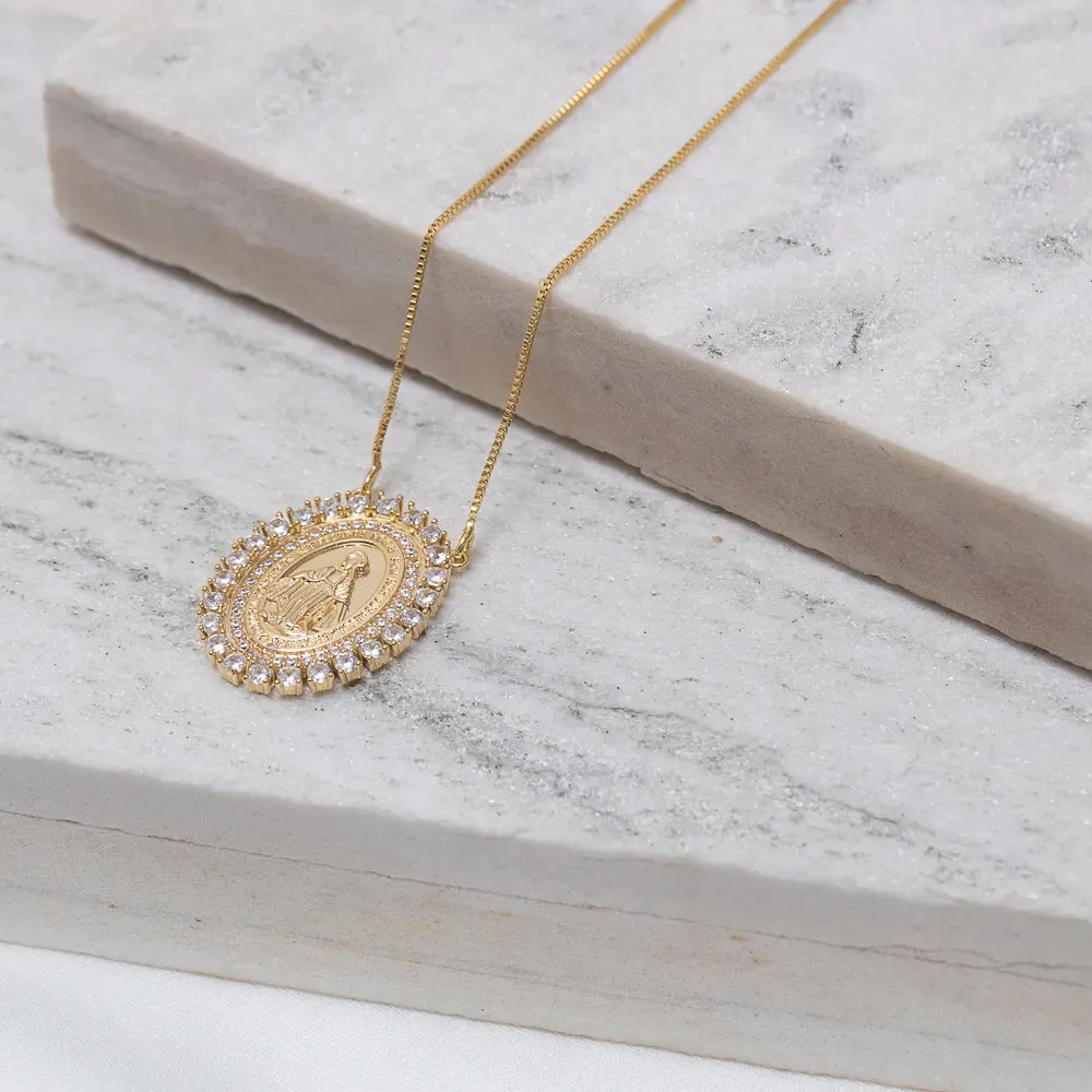 COLAR NOSSA SENHORA DAS GRAÇAS COM ZIRCÔNIA BANHO OURO 18K