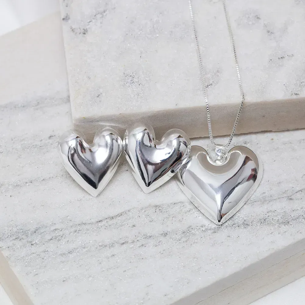 CONJUNTO CORAÇÃO LISO ABAULADO BANHO PRATA