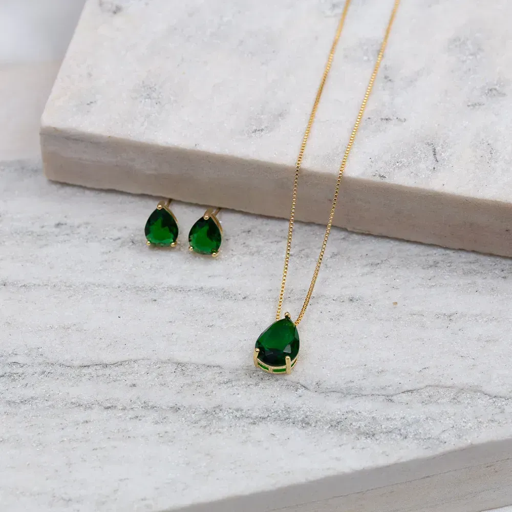 CONJUNTO GOTA COM PEDRA VERDE ESMERALDA BANHO OURO 18K