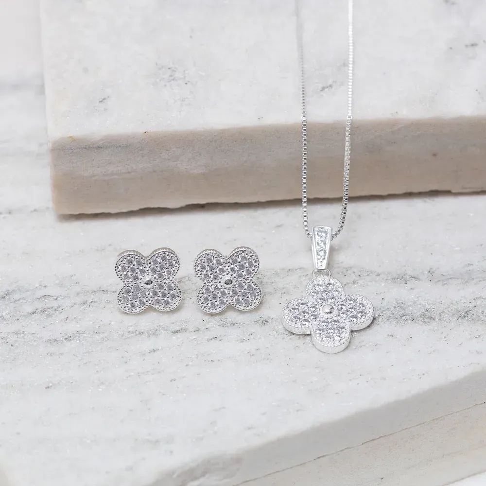 CONJUNTO VIRGÍNIA COM ZIRCÔNIAS CRISTAIS CRAVEJADAS BANHO PRATA