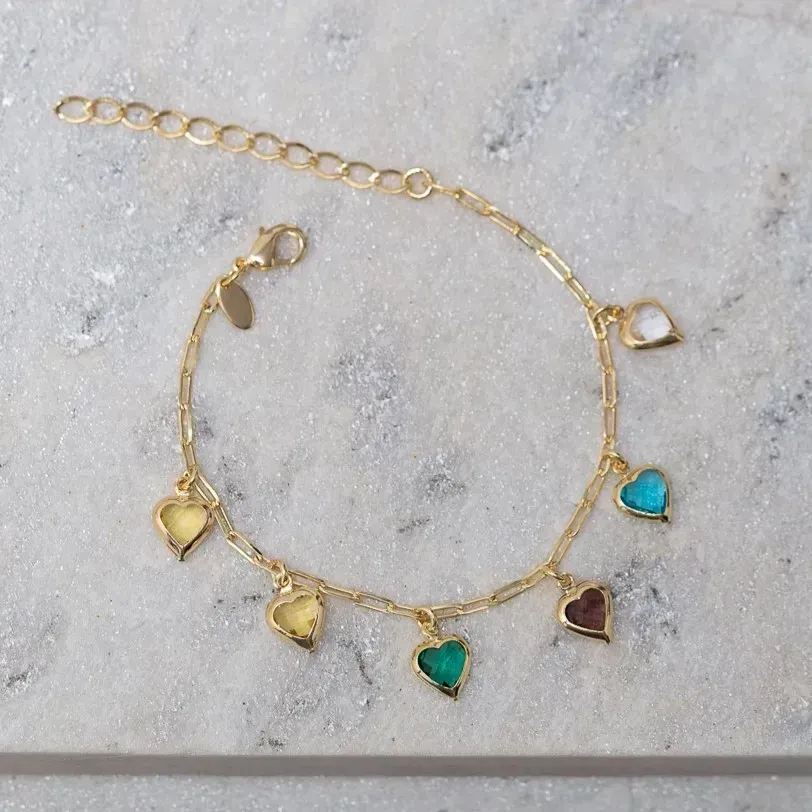 PULSEIRA CARTIER CORAÇÕES COM PEDRAS COLORIDAS BANHO OURO 18K