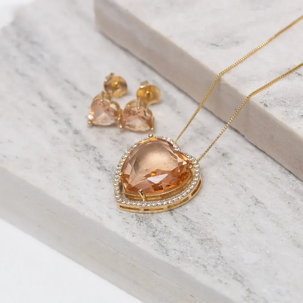 CONJUNTO CORAÇÃO COM PEDRA ROSÉ BANHO OURO 18K