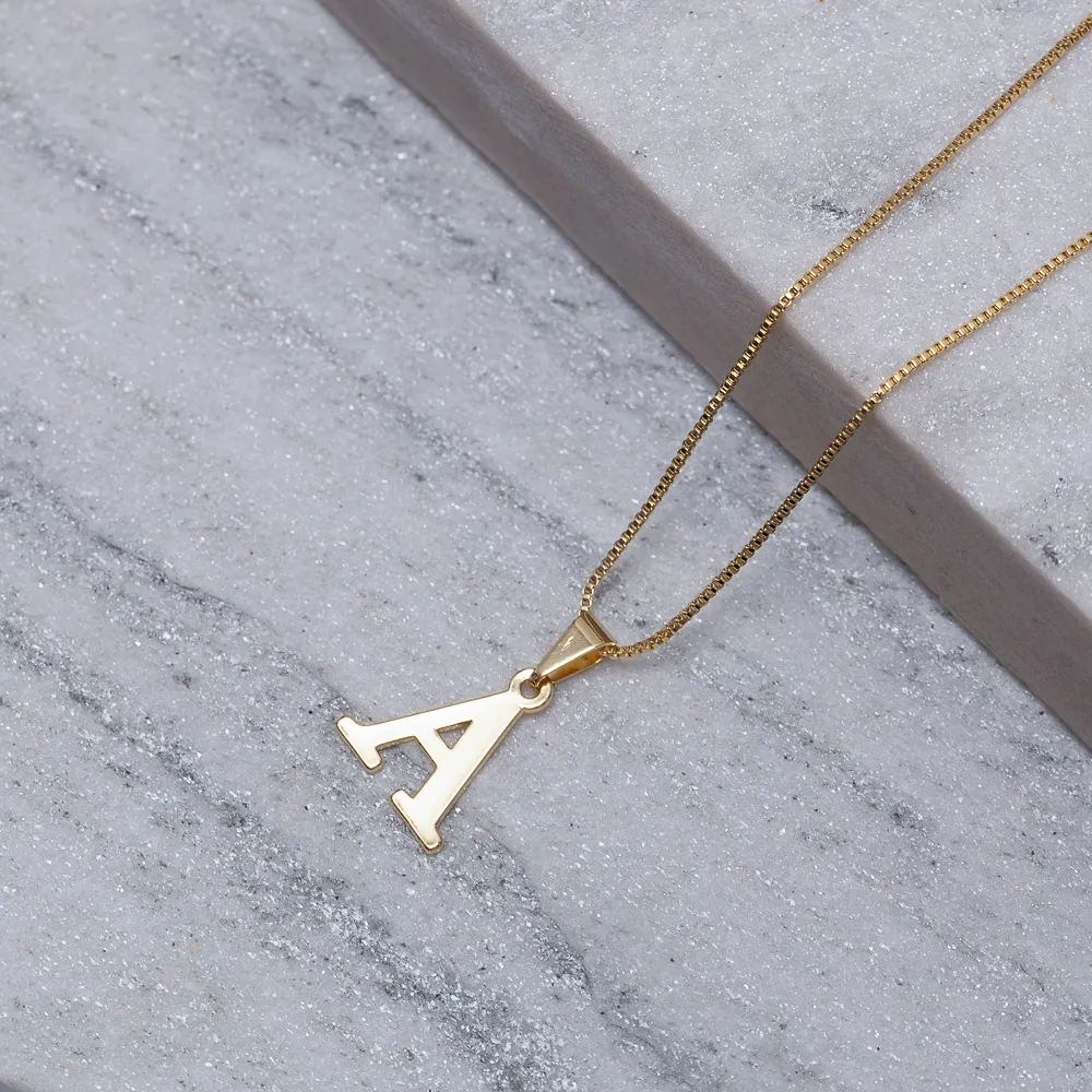 COLAR PINGENTE LETRA A LISA BANHO OURO 18K