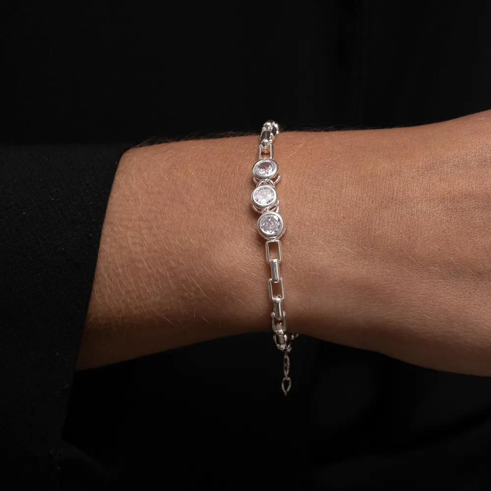 PULSEIRA CARTIER COM ZIRCÔNIAS REDONDAS BANHO PRATA