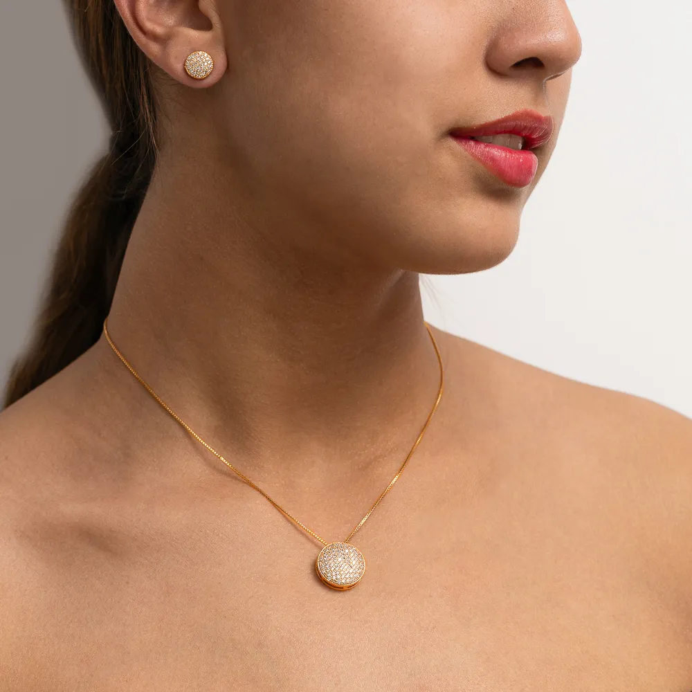 CONJUNTO REDONDO CRAVEJADO COM ZIRCÔNIAS BANHO OURO 18K