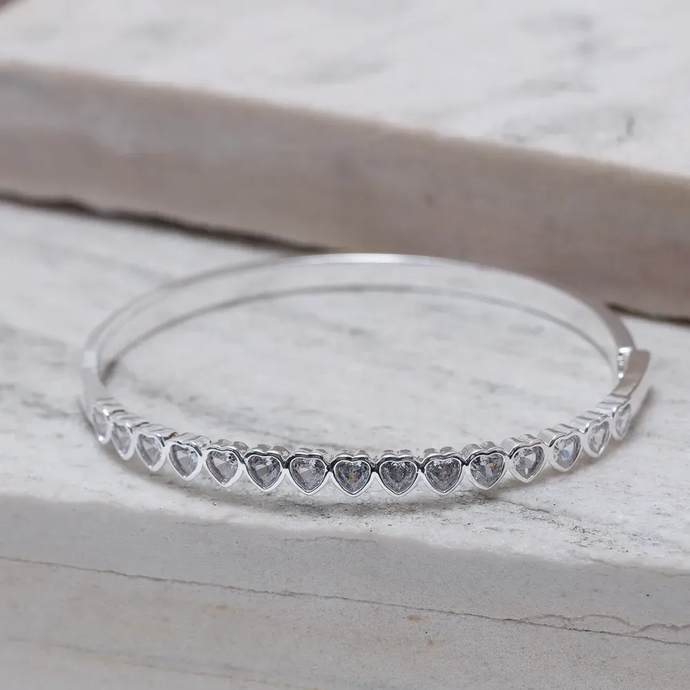 BRACELETE CORAÇÃO COM PEDRAS CRISTAIS BANHO PRATA