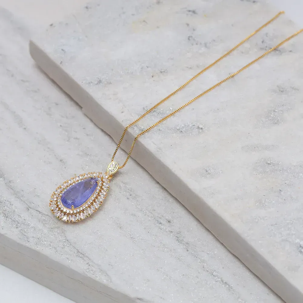COLAR GOTA COM ZIRCÔNIAS E PEDRA ROXA M BANHO OURO 18K