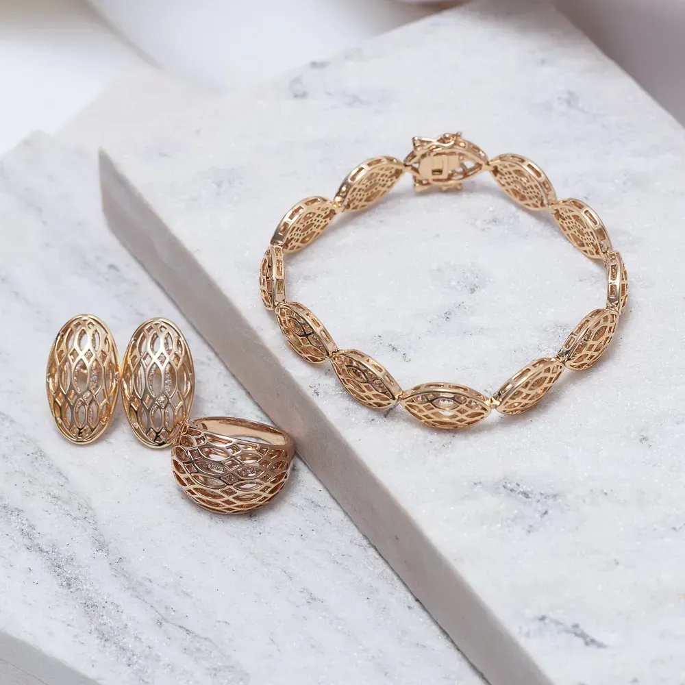 CONJUNTO BRINCO, ANEL E PULSEIRA AMENDOADOS BANHO OURO 18K