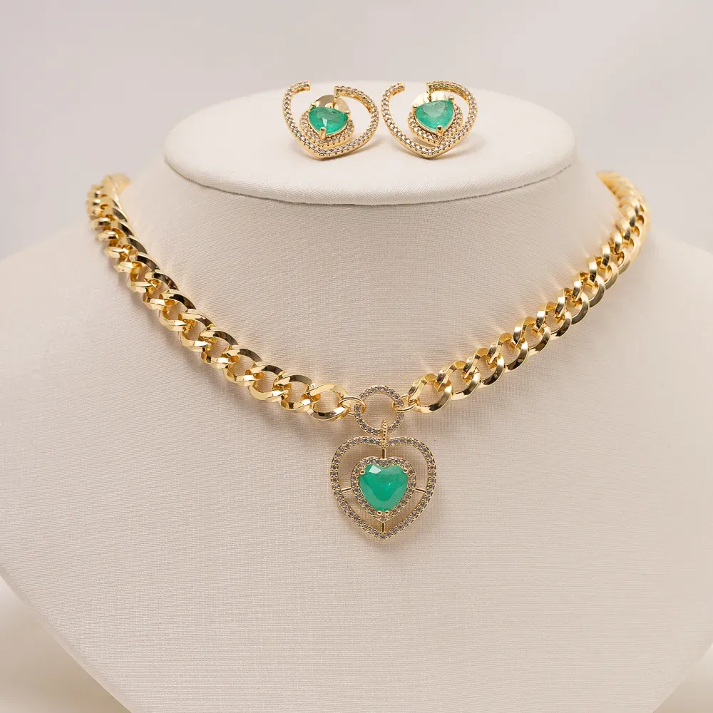 CONJUNTO CORAÇÃO ZIRCÔNIA VERDE BANHO OURO 18K