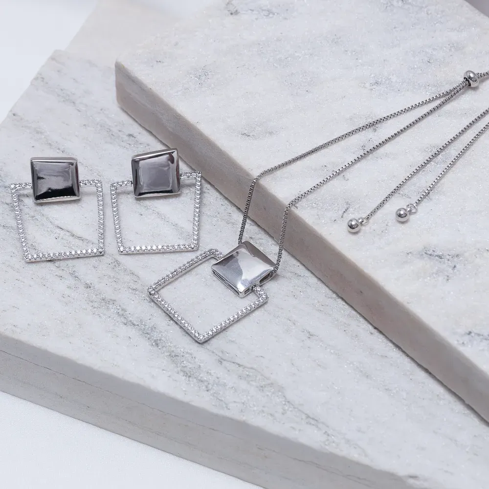 CONJUNTO QUADRADO COM ZIRCÔNIA REGULÁVEL BANHO RÓDIO BRANCO
