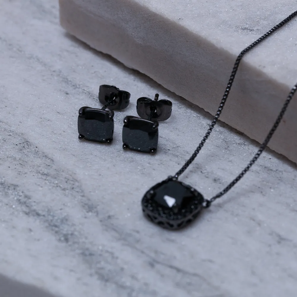 CONJUNTO QUADRADO COM BRINCO 2 EM 1 BANHO RÓDIO NEGRO