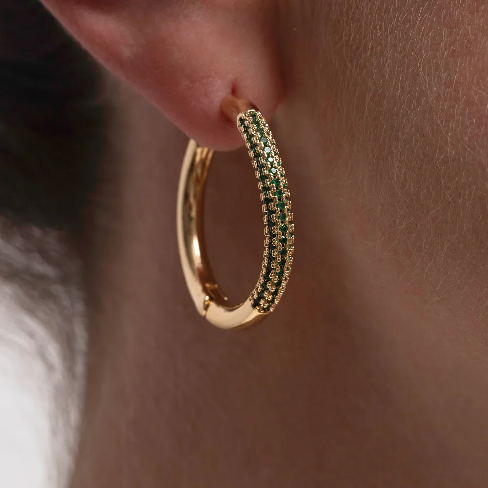 BRINCO ARGOLA COM ZIRCÔNIAS VERDE ESMERALDA BANHO OURO 18K