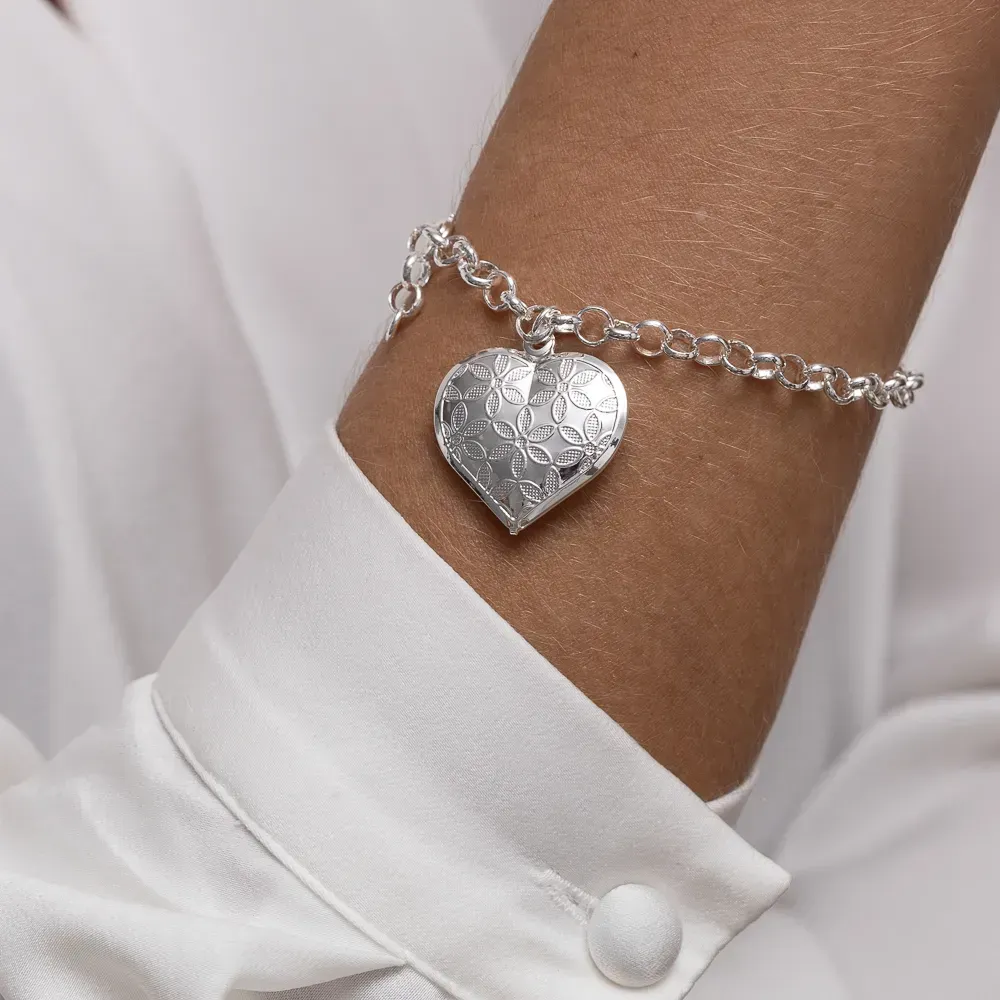 PULSEIRA ELO PORTUGUÊS COM PINGENTE CORAÇÃO BANHO PRATA