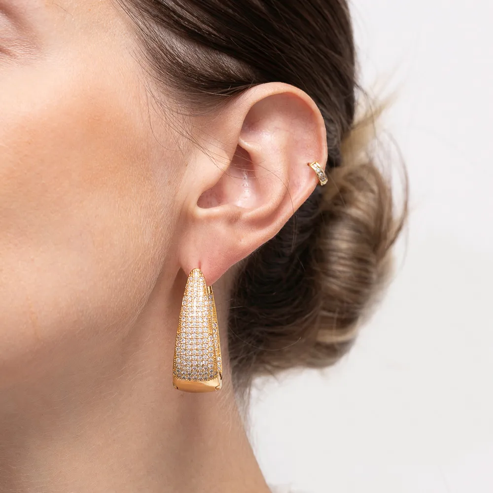 BRINCO ARGOLA GRANDE ELEGANTE CRAVEJADA BANHO OURO 18K