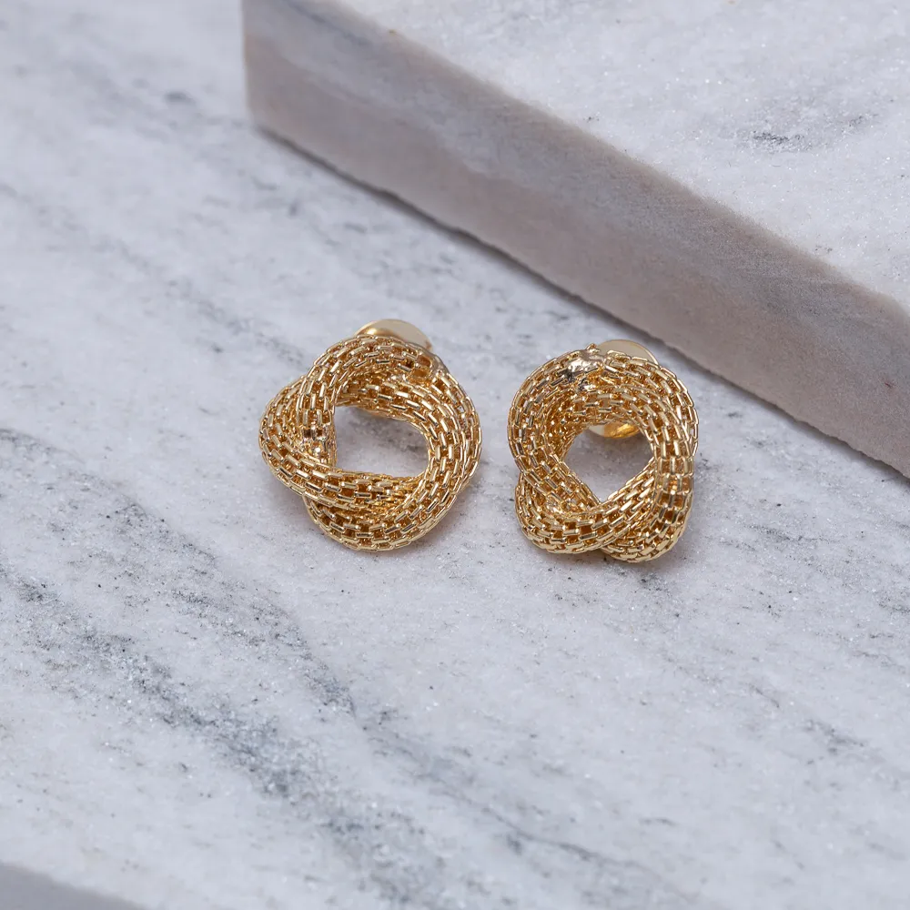 BRINCO NÓZINHO ARAMADO BANHO OURO 18K