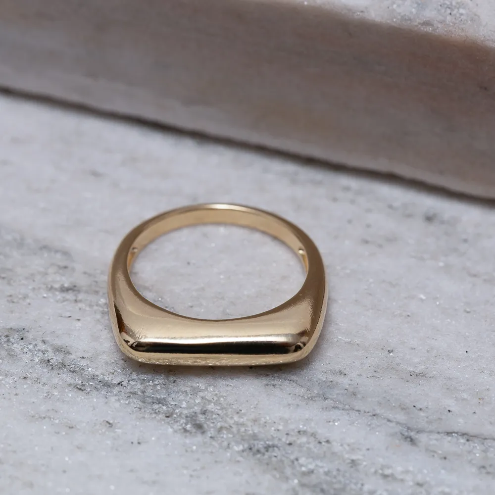 ANEL AMOR DE MÃE LISO ABAULADO BANHO OURO 18K