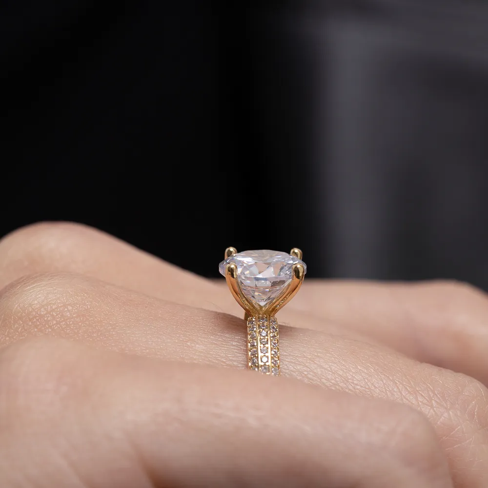 ANEL SOLITÁRIO PEDRA CRISTAL GRANDE BANHO OURO 18K