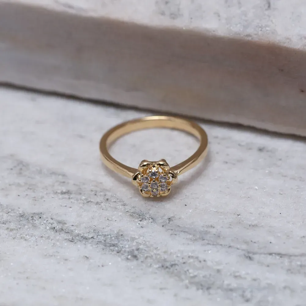 ANEL FLOR DELICADA CRAVEJADO BANHO OURO 18K