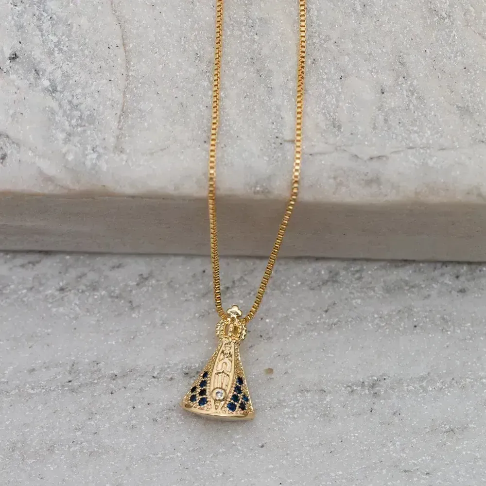 COLAR NOSSA SENHORA P COM ZIRCÔNIAS AZUL BANHO OURO 18K