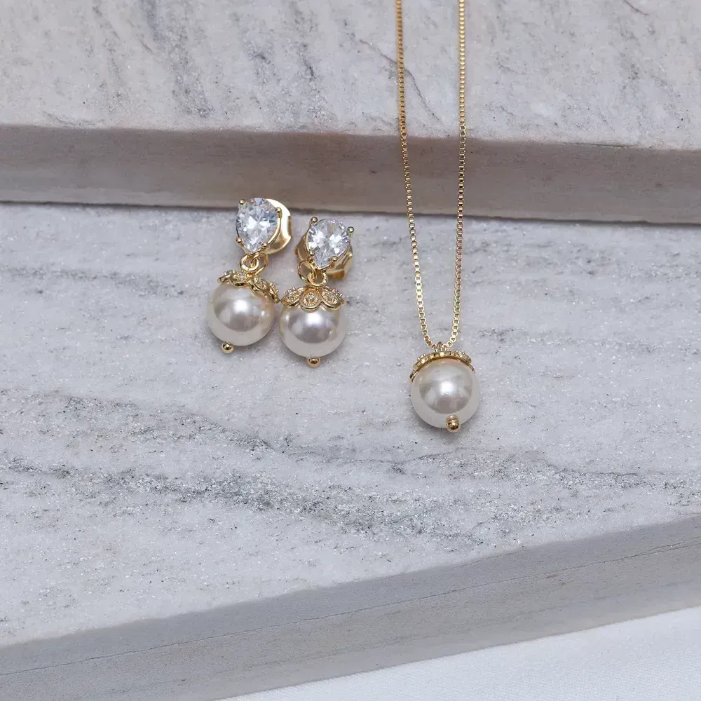 CONJUNTO PÉROLA COM GOTINHA CRISTAL BANHO OURO 18K