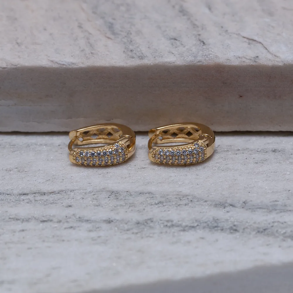 BRINCO ARGOLA GOTA COM ZIRCÔNIAS CRISTAIS BANHO OURO 18K