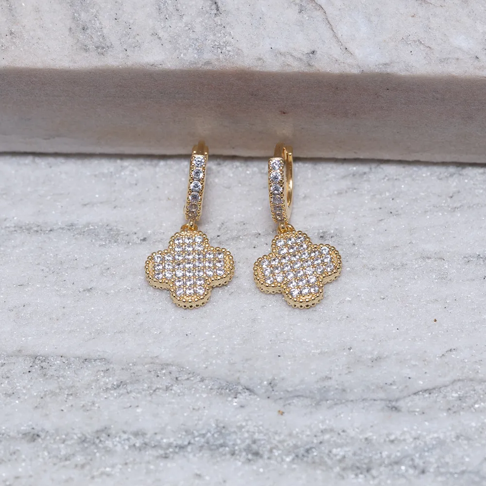 BRINCO ARGOLINHA VIRGINIA CRAVEJADO BANHO OURO 18K