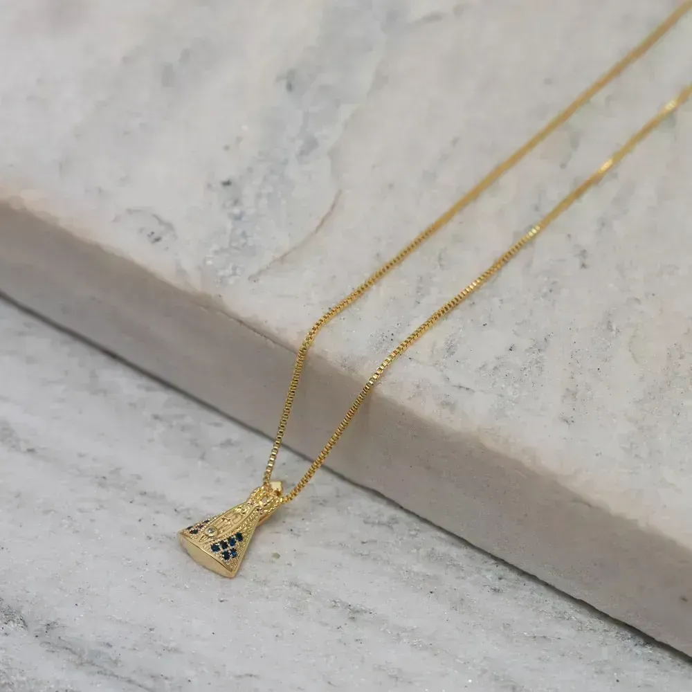 COLAR NOSSA SENHORA P COM ZIRCÔNIAS AZUL BANHO OURO 18K