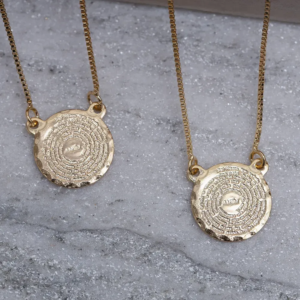 COLAR ESCAPULÁRIO PAI NOSSO REDONDO BANHO OURO 18K