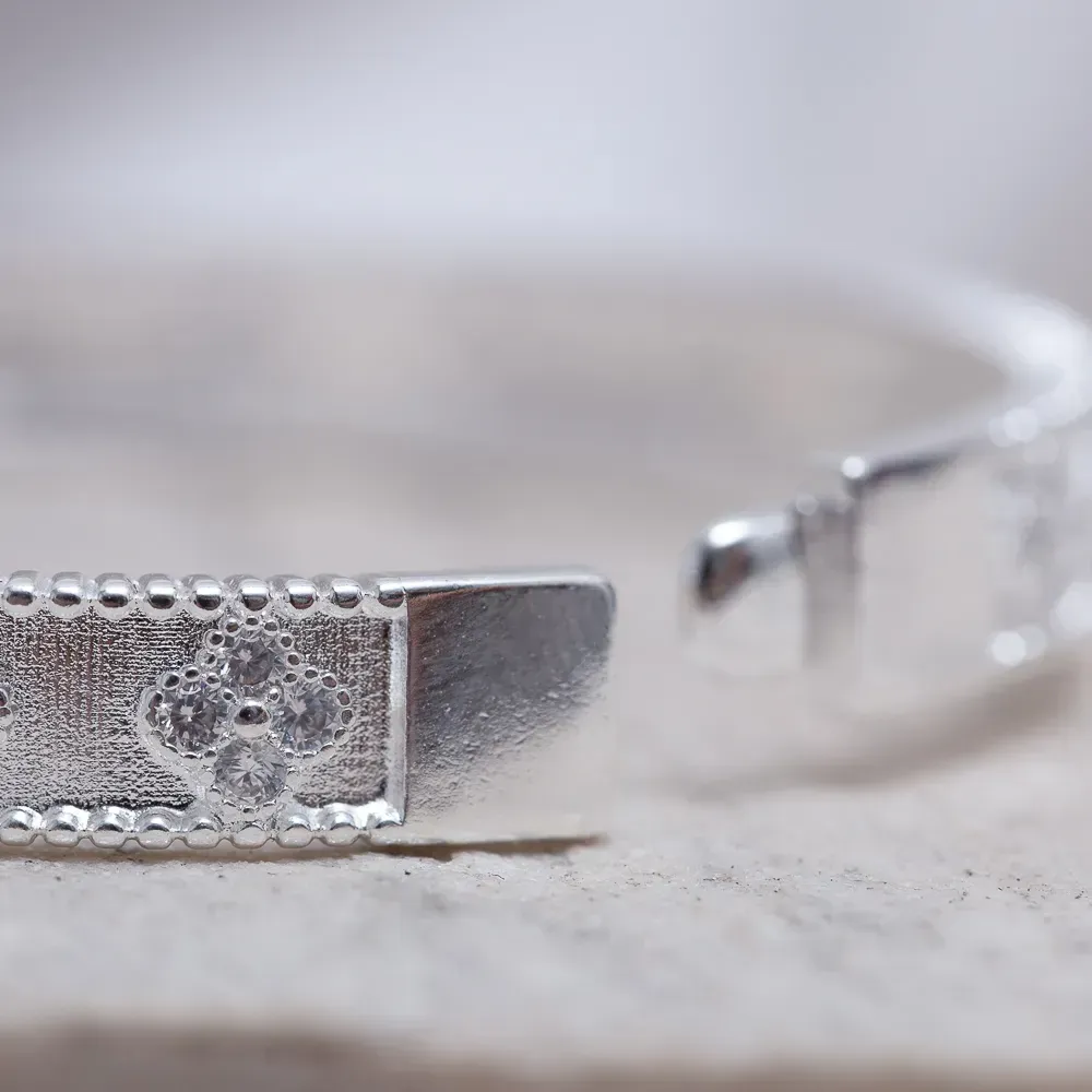 BRACELETE VIRGINIA COM ZIRCÔNIAS CRISTAIS BANHO PRATA
