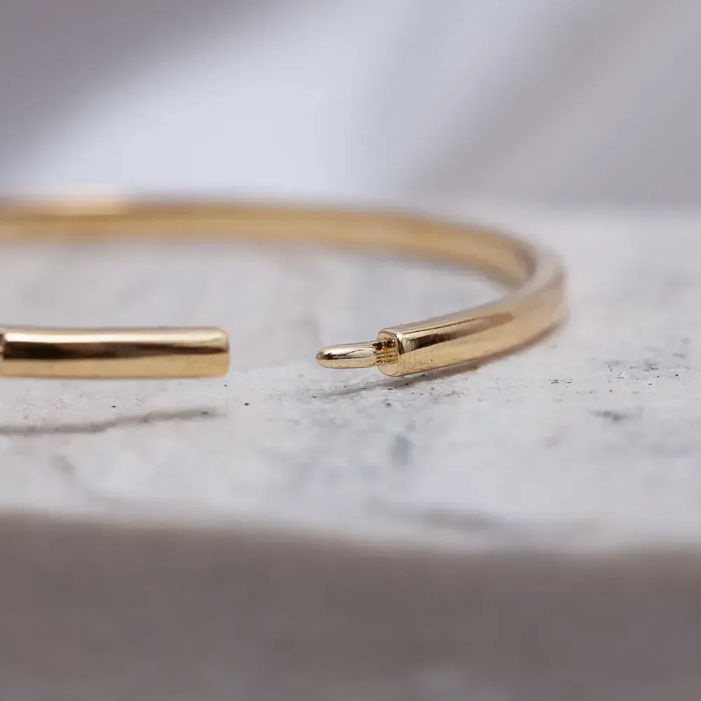 CELETE PREGO CRAVEJADO COM ZIRCÔNIAS BANHO OURO 18K