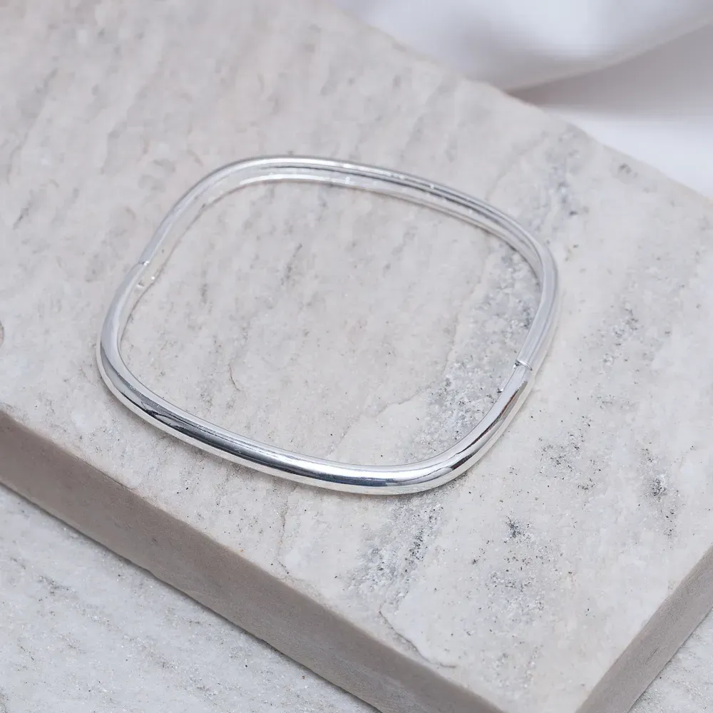BRACELETE QUADRADO LISO BANHO PRATA