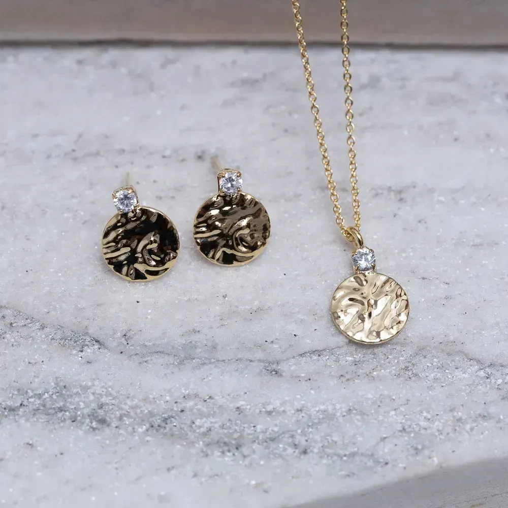 CONJUNTO CÍRCULO AMASSADO COM PONTO DE LUZ BANHO OURO 18K