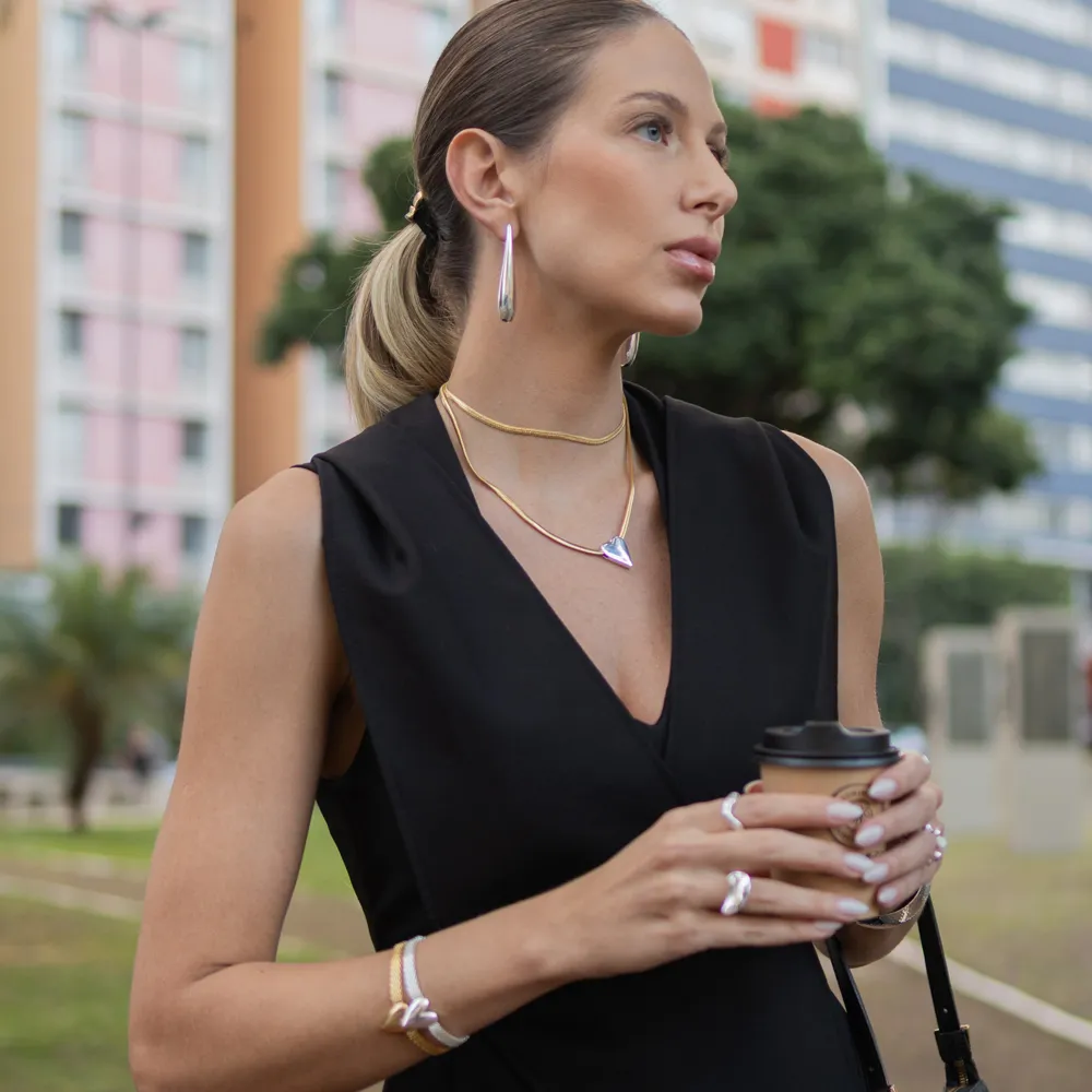 PULSEIRA OCA ACHATADA COM CORAÇÃO LISO BANHO OURO 18K