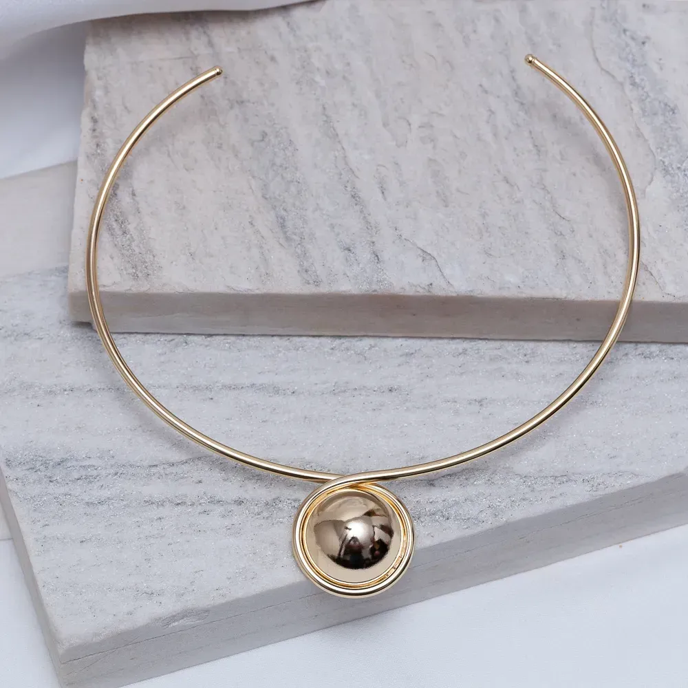 COLAR ARO TORCIDO COM ESFERA BANHO OURO 18K