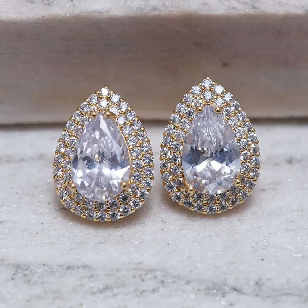 BRINCO GOTA CRAVEJADA CRISTAL BANHO OURO 18K