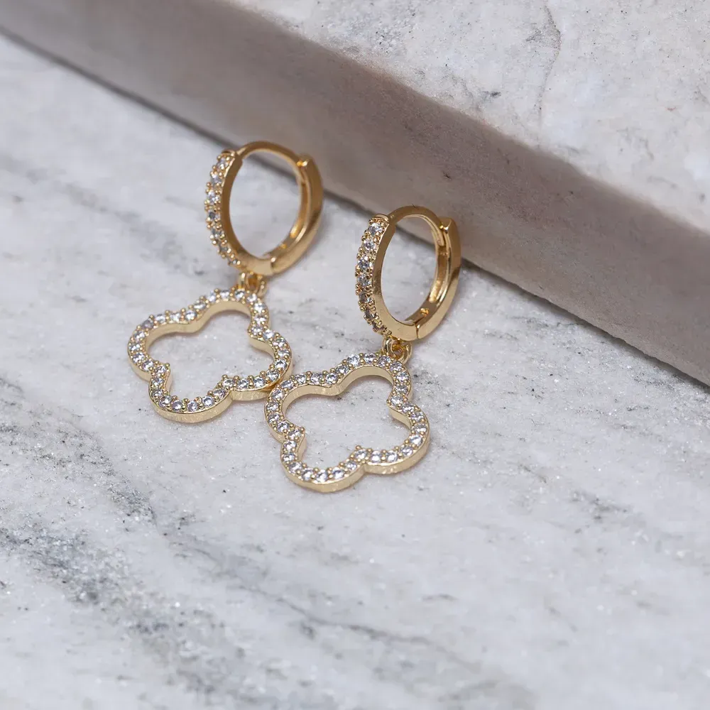BRINCO ARGOLA VIRGINIA G VAZADO BANHO OURO 18K