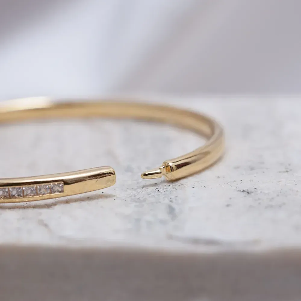 BRACELETE FINO COM ZIRCÔNIA BANHO OURO 18K