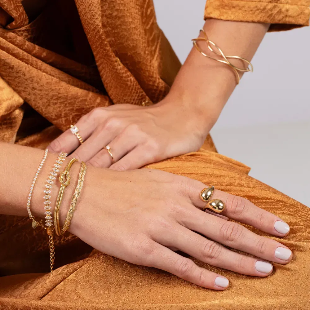 PULSEIRA TRANÇADA BANHO OURO 18K