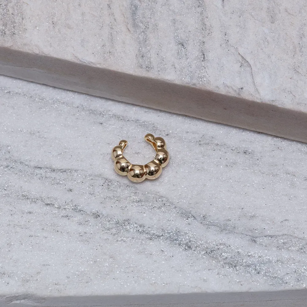 BRINCO FAKE BOLINHAS BANHO OURO 18K