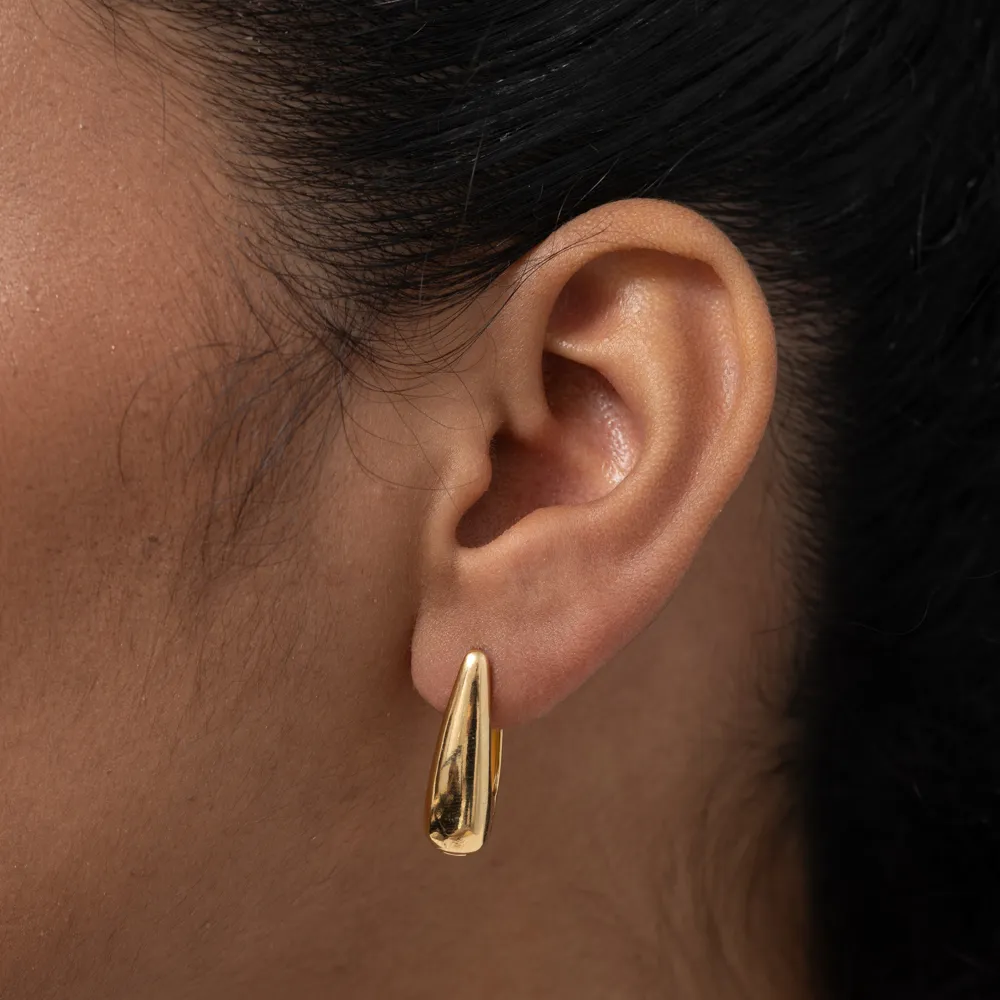 BRINCO ARGOLA GOTA LISA BANHO OURO 18K