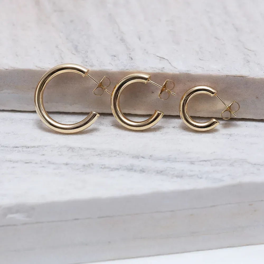 BRINCO ARGOLA TUBINHO P LISO BANHO OURO 18K